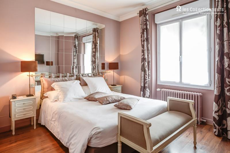 Bedroom 2, Demeures & Chateaux Hostellerie de la Renaissance, Orne