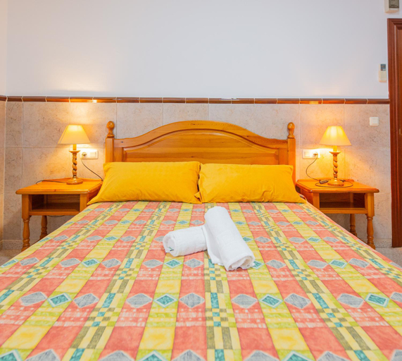 Bedroom 4, Hotel Montana, Girona