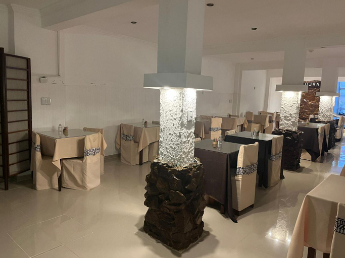 Food & Drinks, Hotel Lujan, n.a339