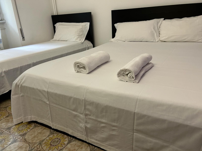 Others 3, VENICE NIGHT6 DOUBLE ROOM SHARED TOILETA, Venezia