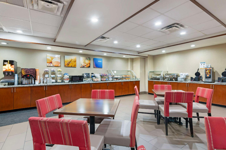 Food & Drinks 5, Comfort Suites Downtown, Orange