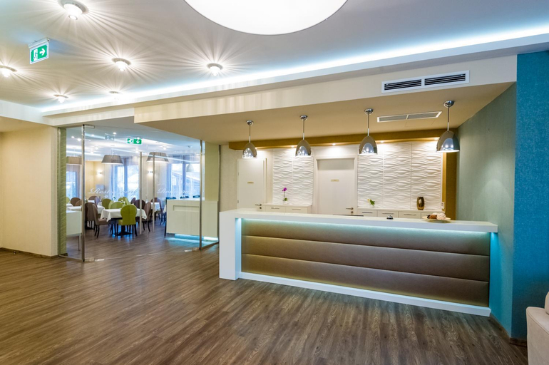 Public Area 2, BH Kristaly, Debrecen
