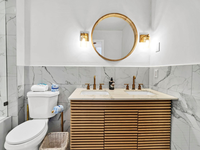 Bathroom 4, Charline at Shoreline Villas, Bay