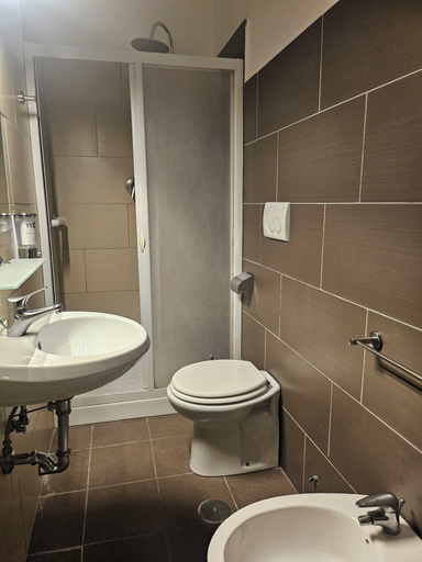 Bathroom 5, San Lorenzo One, Rome