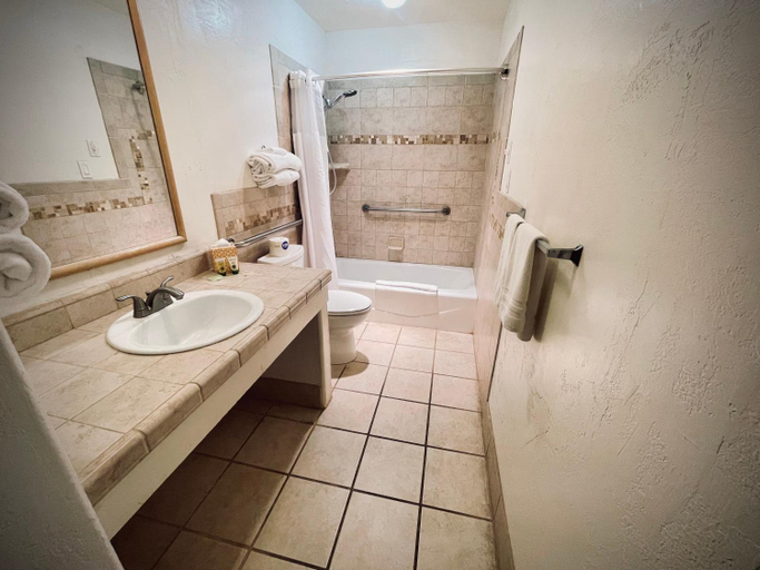 Bathroom 3, Sugar Loaf Lodge, Yavapai