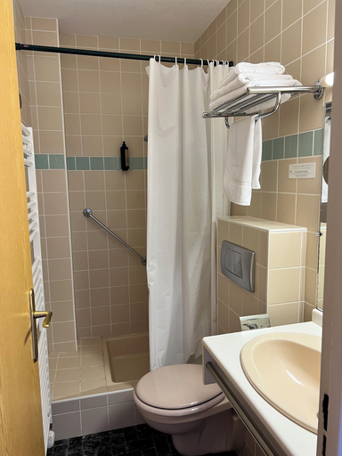 Bathroom 5, Hôtel l'Orée des Roches, Bas-Rhin