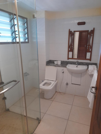 Bathroom 3, Lotfa Resort Diani, Msambweni