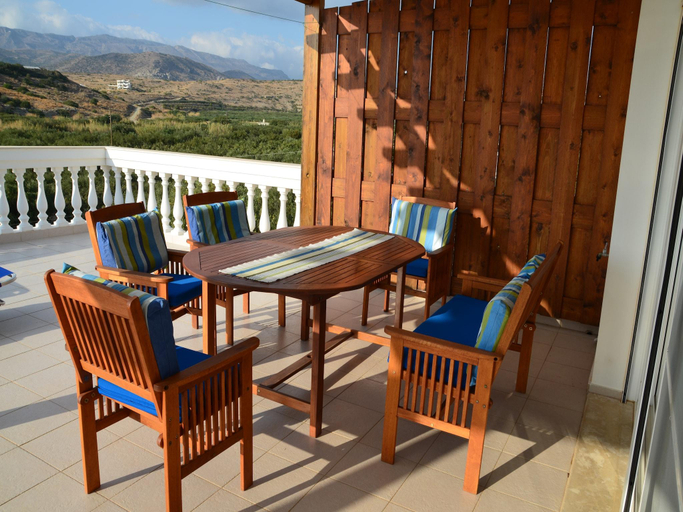 Others 3, Villa in Makry Gialos near Sandy Beach, Crete