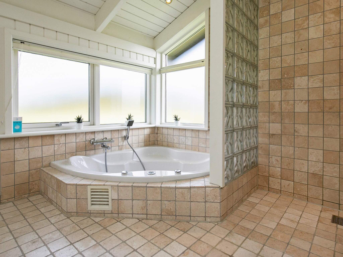 Bathroom 3, person holiday home in Hirtshals, Hjørring