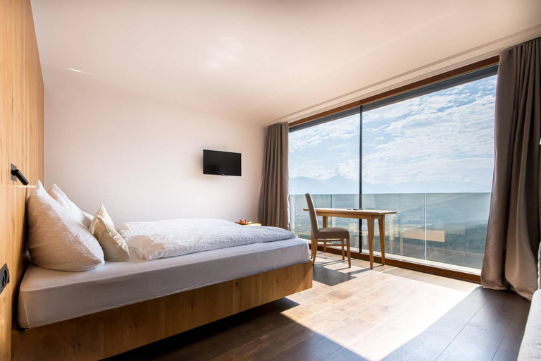 Bedroom 3, Kronplatz-Resort Hotel Kristall, Bolzano