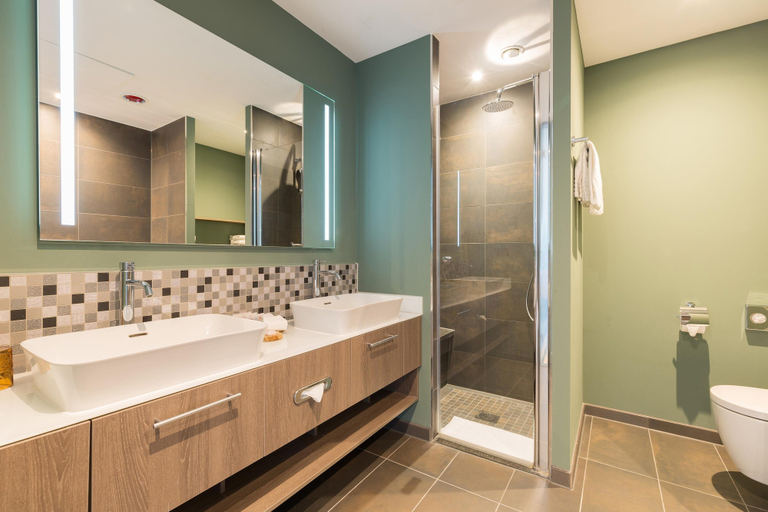 Bathroom 4, Leonardo Royal Hotel Amsterdam, Amsterdam