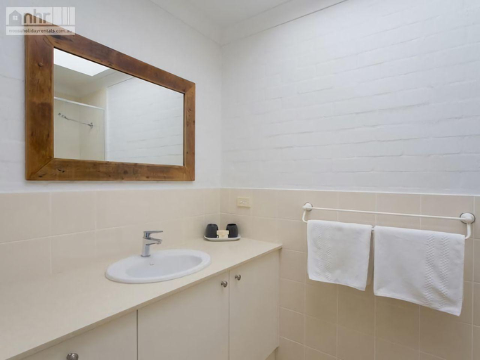 Bathroom, Panorama 200 Apartment 6 Upper Hastings Street 70, Noosa - Noosa-Noosaville