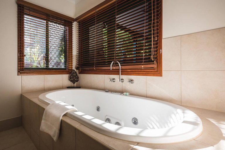 Bathroom 5, Cable Beach Club Resort & Spa, Broome