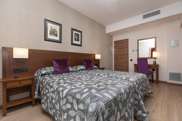 Bedroom 3, Hotel Cinca, Huesca