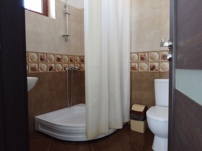 Bathroom 3, RezoHut, Kazbegi