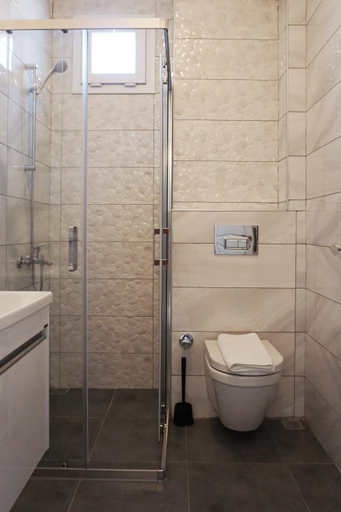 Bathroom 5, Daphnis Hotel, Bodrum