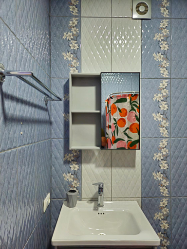 Bathroom 4, Sunny Hotel Tbilisi, Tbilisi