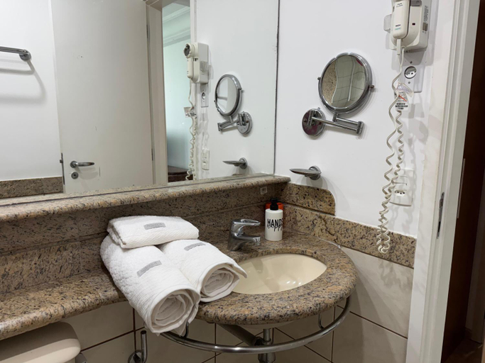 Others 4, Cond. Mediterraneo Flat, Rio de Janeiro