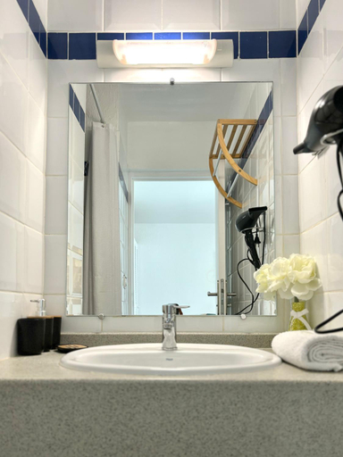 Bathroom, La Kawannaise Blue Lagon - Piscine, Wifi, Plage, Terrasse, Grand-Bourg