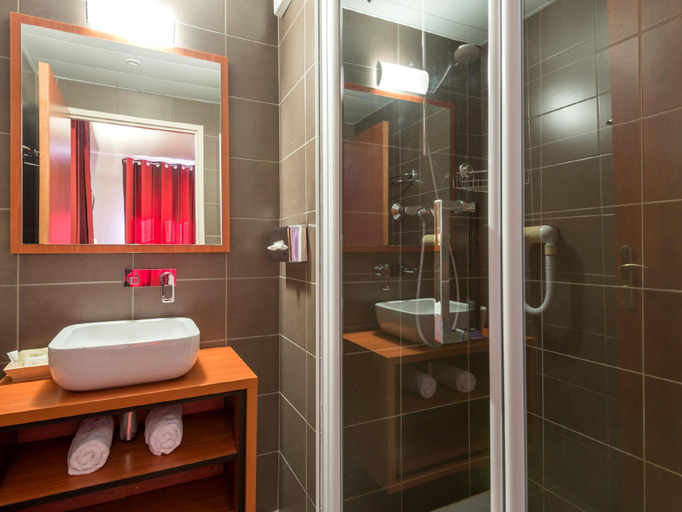 Bathroom 4, Logis Hotel La Breche De Roland, Hautes-Pyrénées