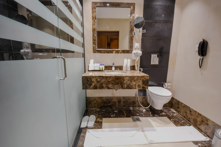 Bathroom 5, Rosemond Al Hamra, Jeddah