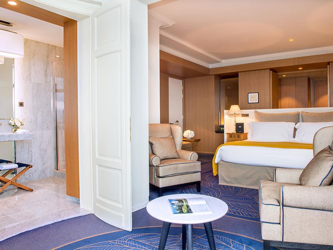 Bedroom 4, Hotel Royal - Evian Resort, Haute-Savoie