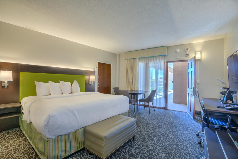 Bedroom 2, El Sendero Inn, an Ascend Collection Hotel, Santa Fe