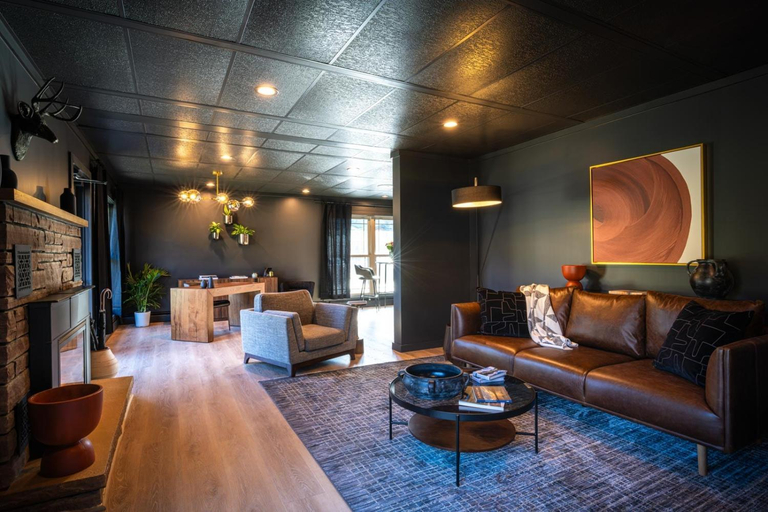 Public Area 3, Trailhead by Weekender, Franklin