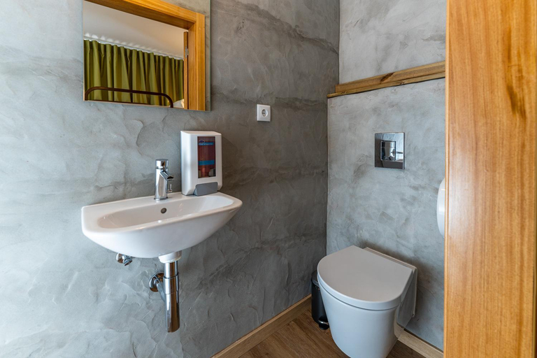 Bathroom 4, Ola Vida - Hostel Caminha, Caminha