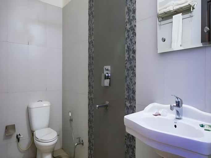 Bathroom 4, Hotel Panna Paradise, Agra