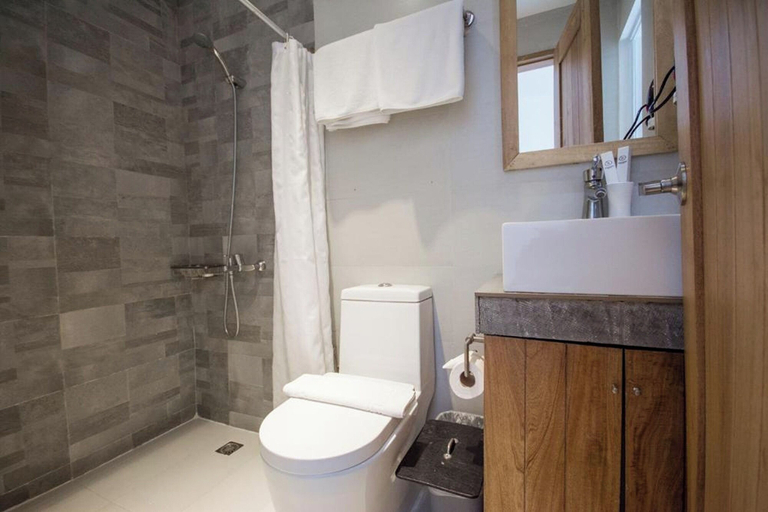 Bathroom 5, Zuzuni Boutique Hotel, Malay