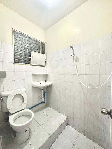 Bathroom 3, PD Hostel, Don Muang