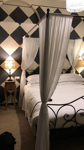 Bedroom 5, Porcellino Gallery, Florence