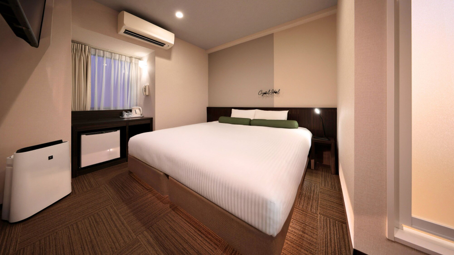 Bedroom 3, Nipponbashi Crystal Hotel, Osaka
