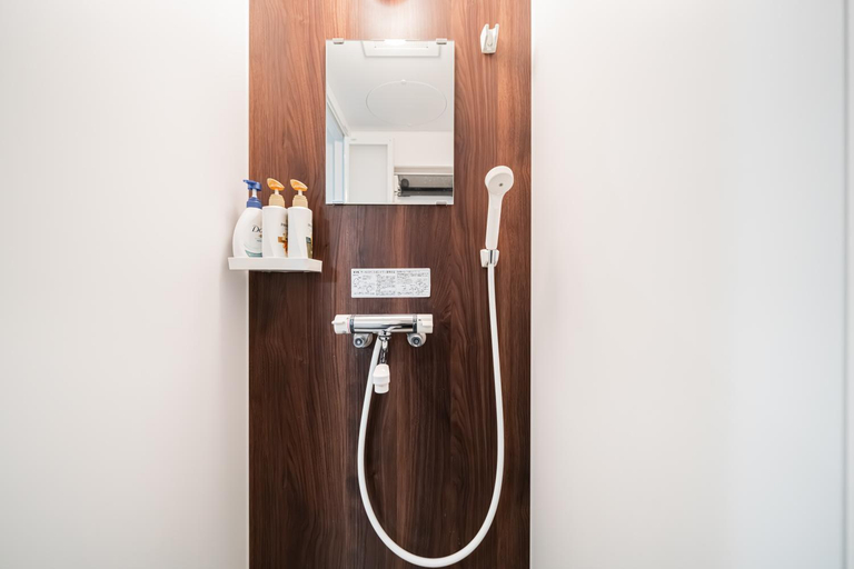 Bathroom 2, QUEENS PARK, Osaka