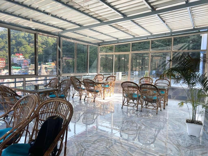 Food & Drinks 4, Hotel Manikut, Garhwal