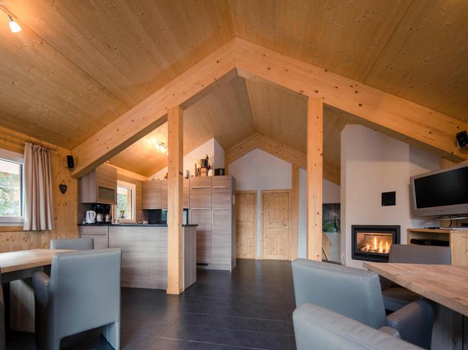 Others 5, Chalet in Alps with Sauna Whirlpool, Murau