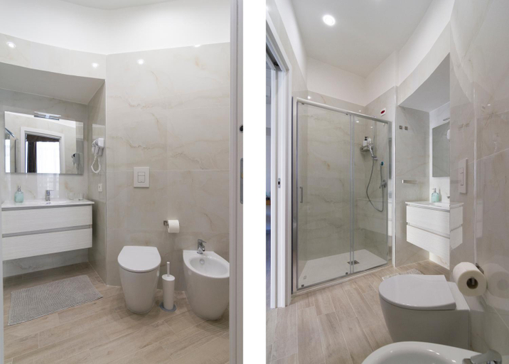 Bathroom 5, maison do re umberto, Napoli
