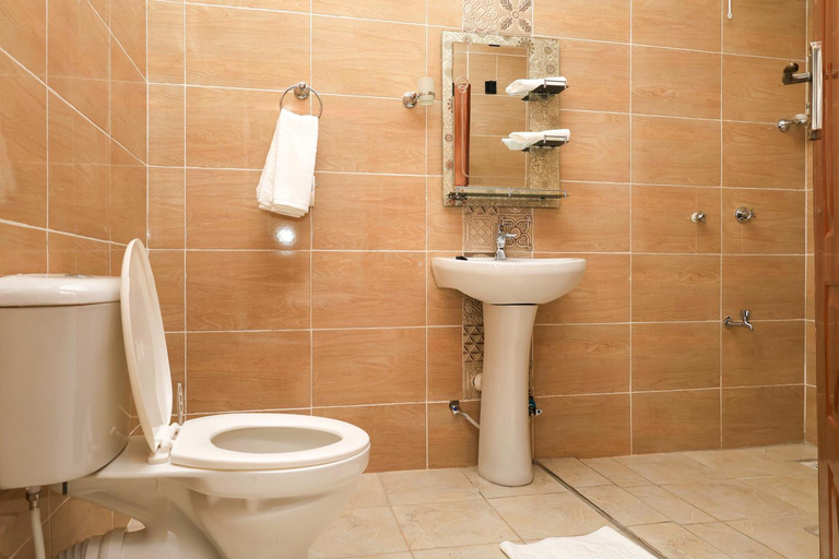 Bathroom 4, Shanvilla Resort Ltd, Maragwa