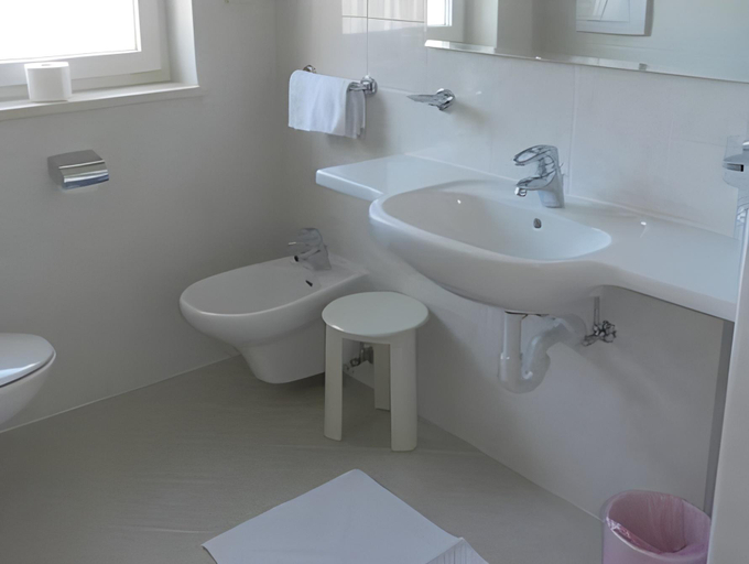 Bathroom 3, Garni Apartments Mezdi, Bolzano