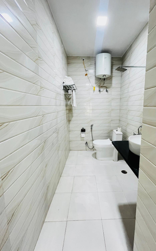 Bathroom 3, Alibaba’s Indiana Homestay, Agra