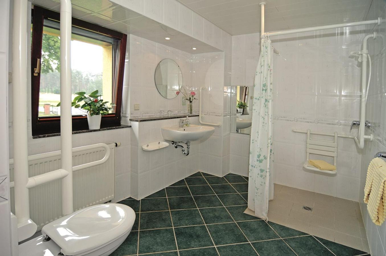Bathroom, Familienhotel Brandtsheide, Potsdam-Mittelmark