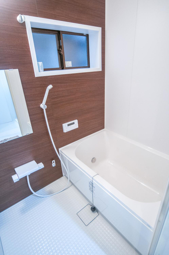 Bathroom 3, Tsuruhashi 10ppl House 3min-Sta 6min-NambaUSJ, Osaka