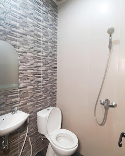 Bathroom 2, Cabin Apung Syyrom, Bogor