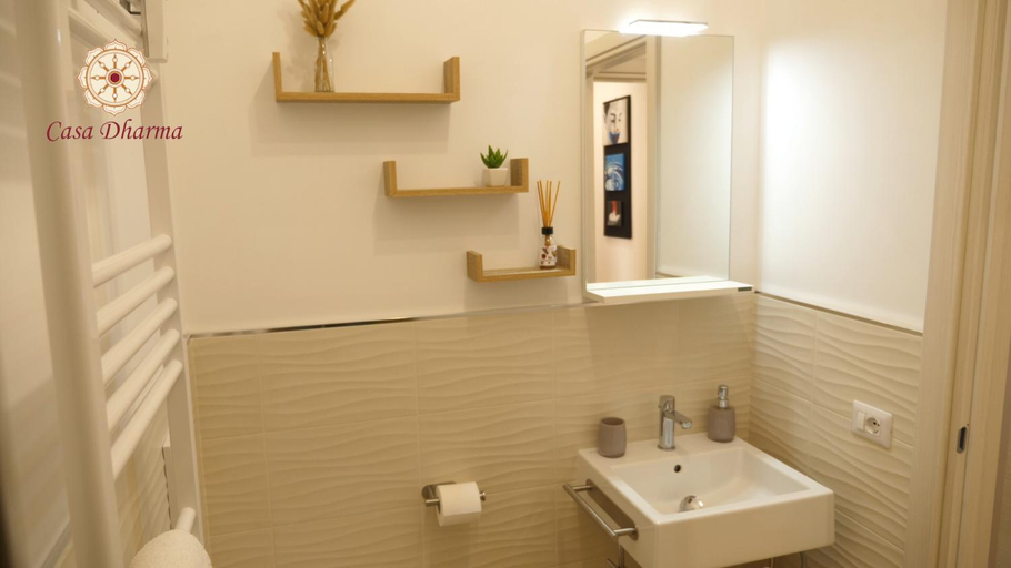 Bathroom 3, Casa Dharma Guest House, Rome