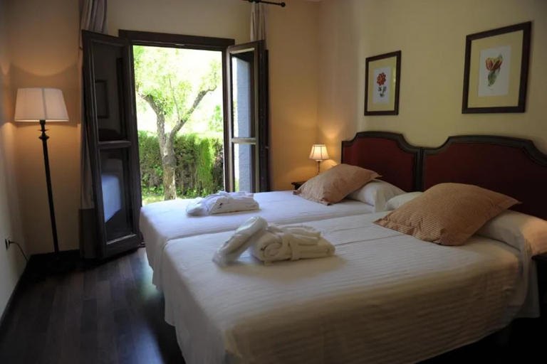 Bedroom 2, Hotel Villa Turistica de Bubion, Granada