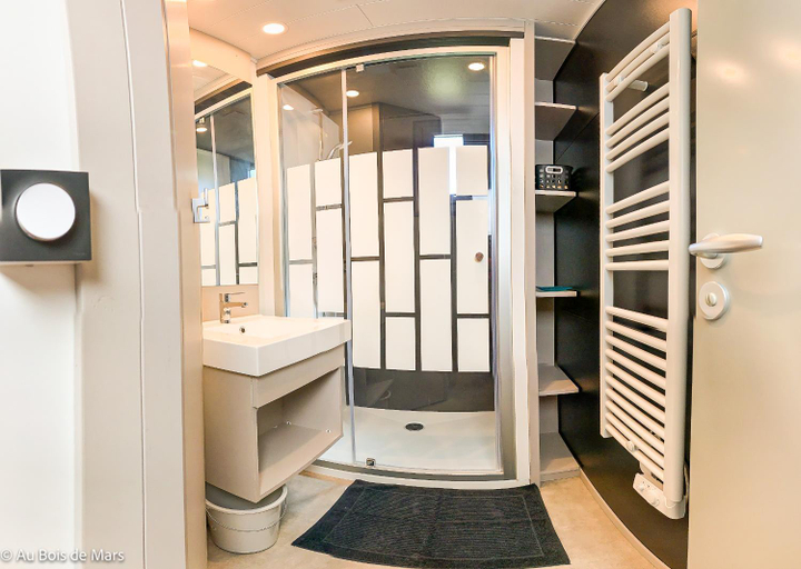 Bathroom 4, Au bois de Mars, Aude