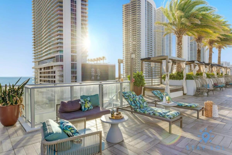 Others 3, Luxury Penthouse|Awesome Views|Pools| Free Parking, Broward