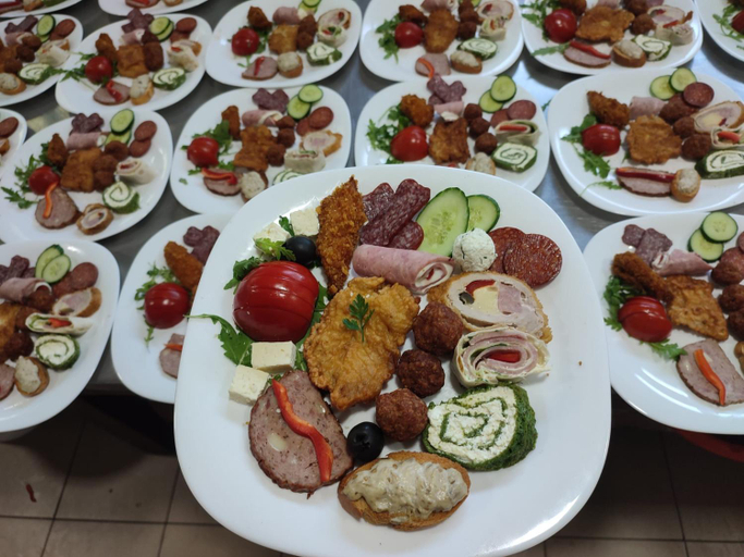 Food & Drinks 5, Pensiunea Popasul Ursilor, Pietroasa