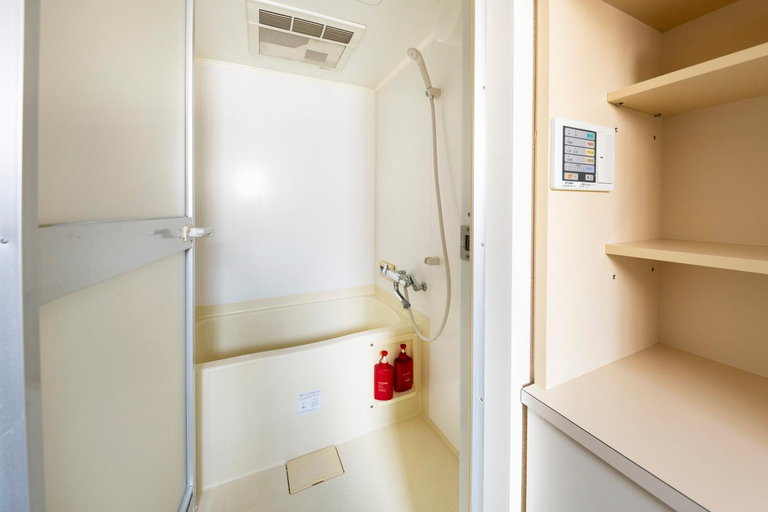 Bathroom 3, Hotel Ryubic2, Osaka